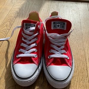 Converse all stars Red like new women sz 8 men sz6